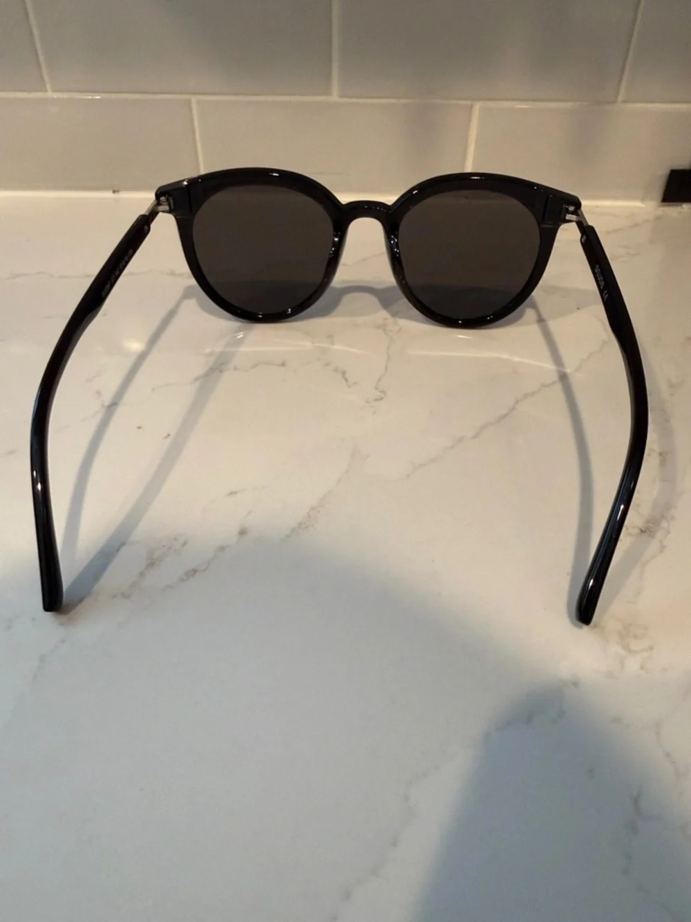Black Round Women's Sunglasses - Mirrored Gray Lenses
